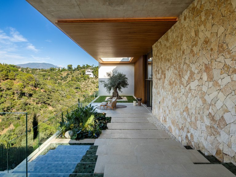 Villa for Sale in El Madroñal, Malaga 2