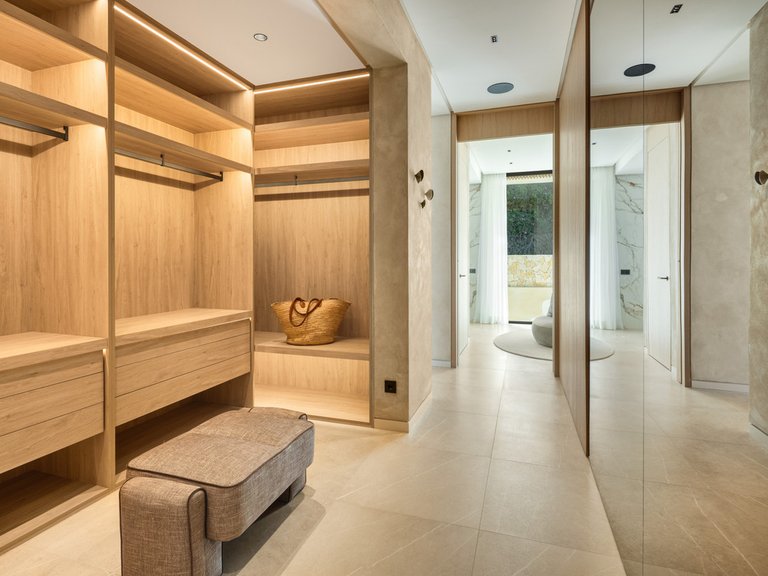 Villa for Sale in El Madroñal, Malaga 21