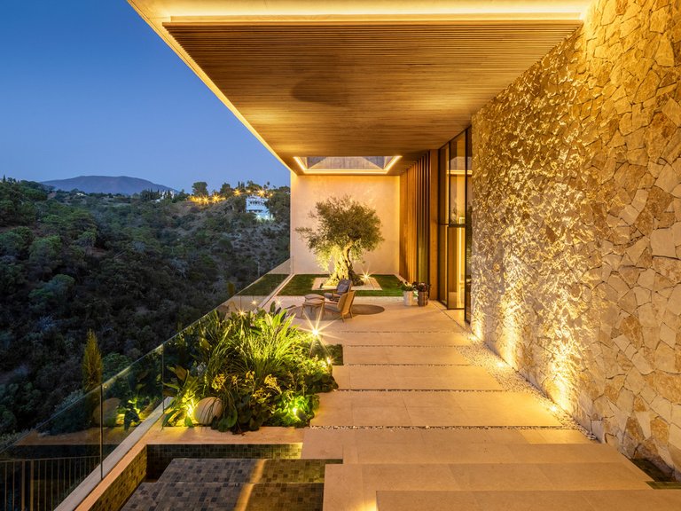 Villa for Sale in El Madroñal, Malaga 35
