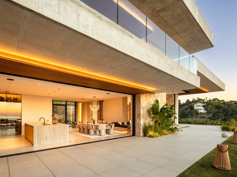 Villa for Sale in El Madroñal, Malaga 5