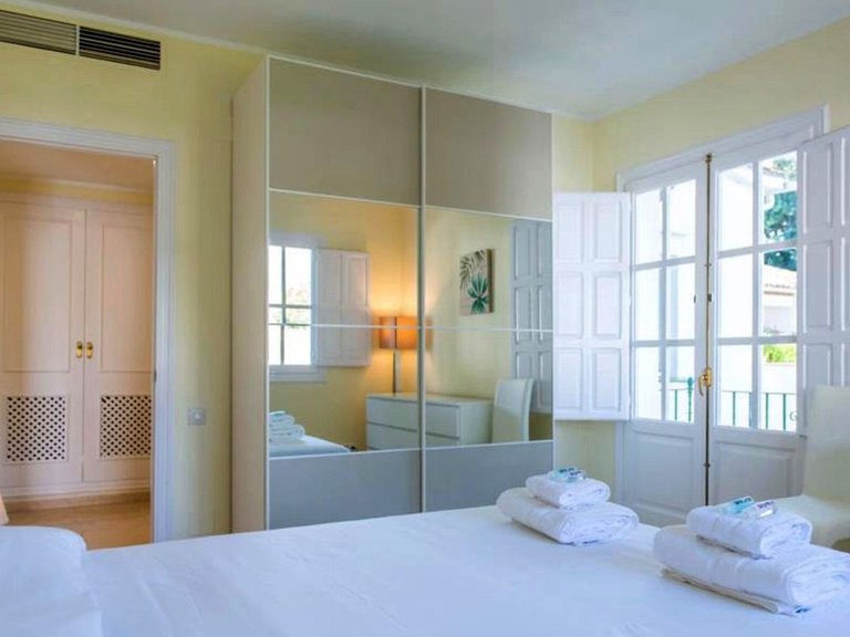 Apartment for Sale in El Presidente, Malaga 15