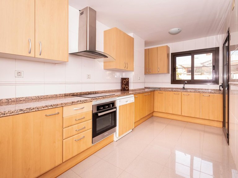 Apartment for Sale in New Golden Mile, Malaga 7
