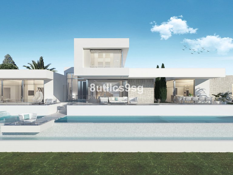Villa for Sale in Los Flamingos, Malaga 4