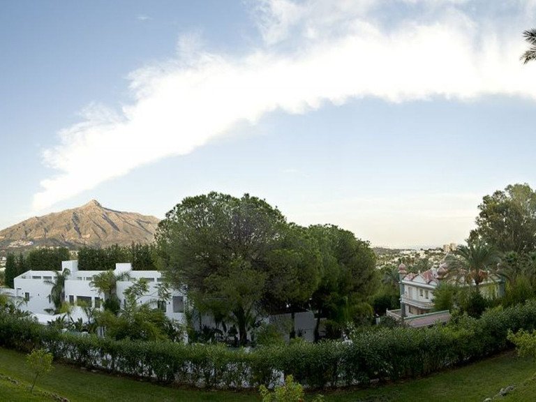 Apartment for Sale in Nueva Andalucía, Malaga 12