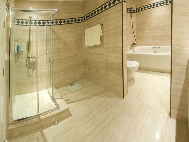 Apartment for Sale in Nueva Andalucía, Malaga 13