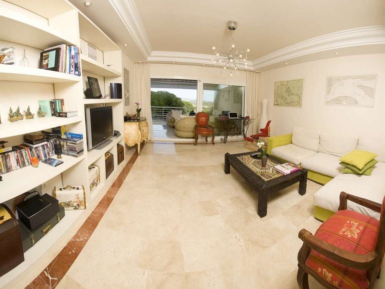 Apartment for Sale in Nueva Andalucía, Malaga 2
