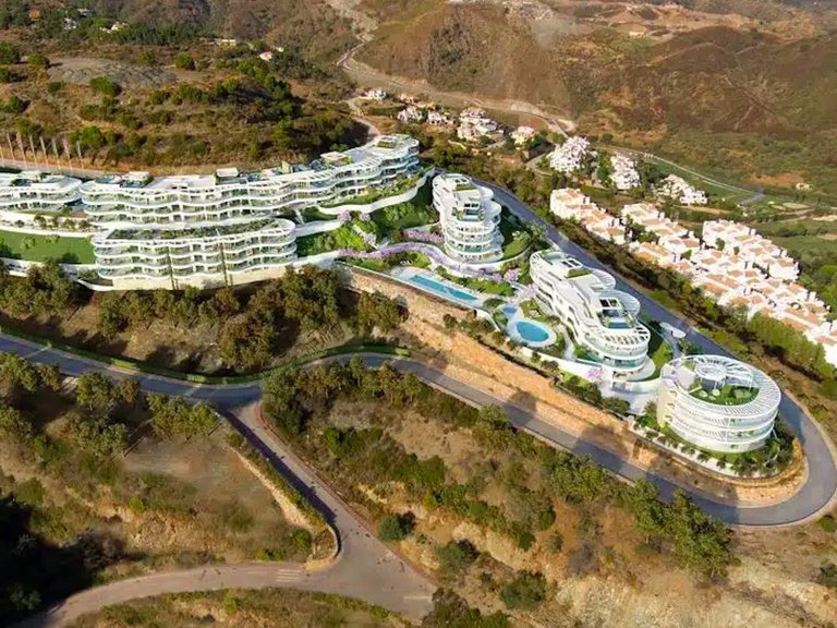 Apartment for Sale in La Quinta, Malaga 52