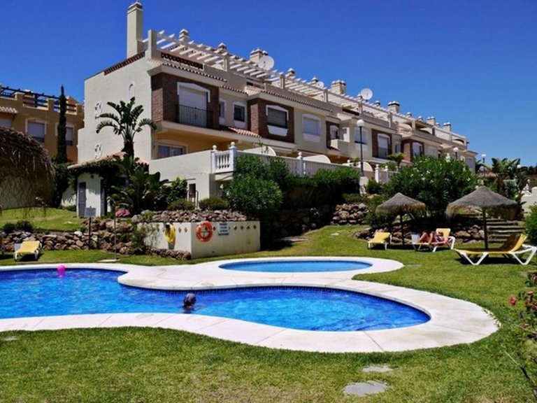 Villa for Sale in Calahonda, Malaga 1