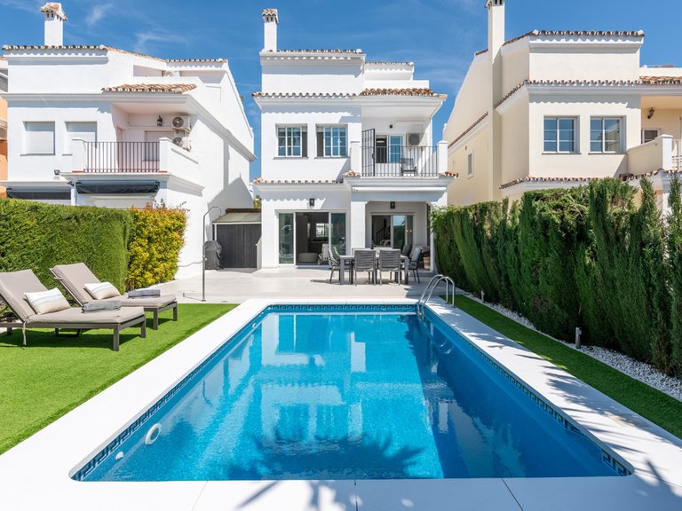 Villa for Sale in Bel Air, Malaga 1