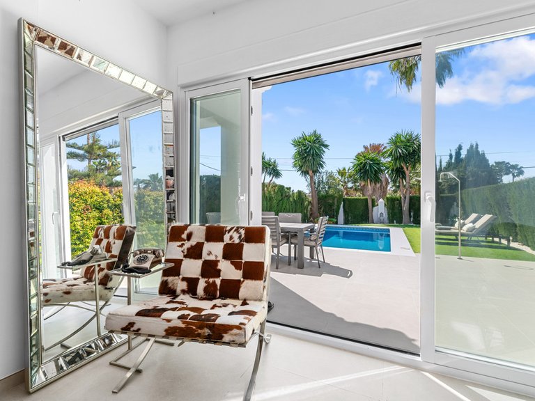 Villa for Sale in Bel Air, Malaga 12