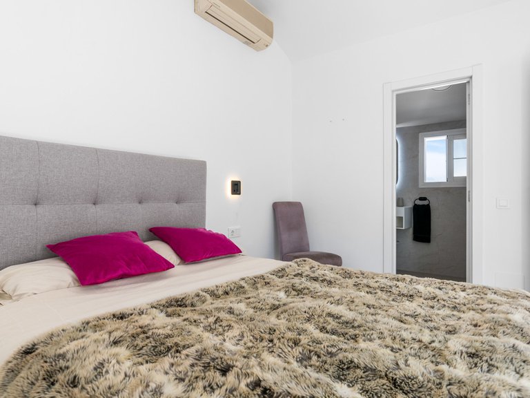 Villa for Sale in Bel Air, Malaga 38