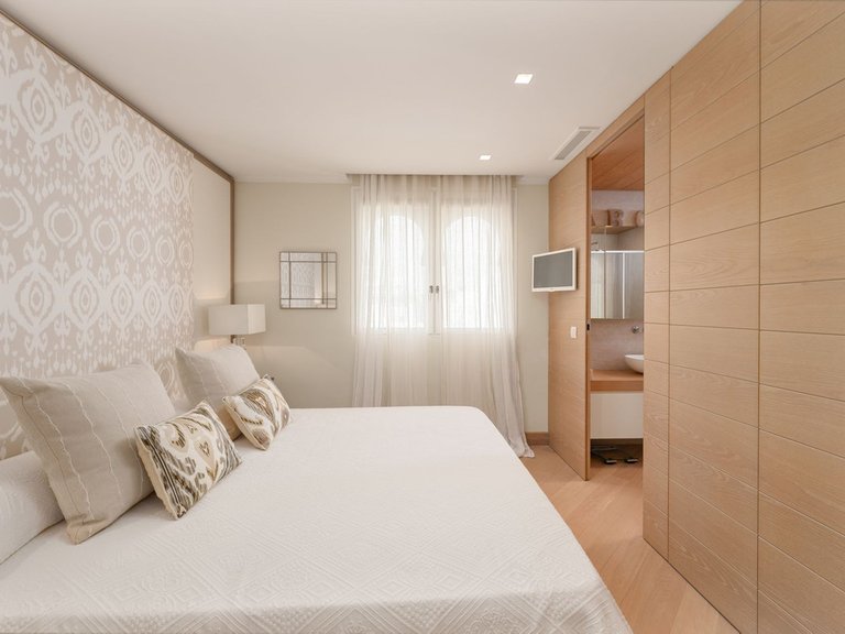 Apartment for Sale in The Golden Mile, Malaga 14