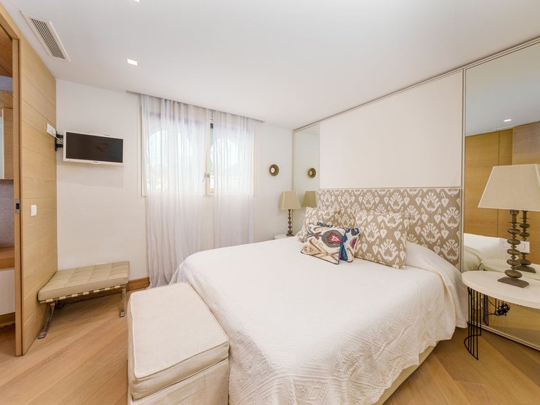 Apartment for Sale in The Golden Mile, Malaga 16