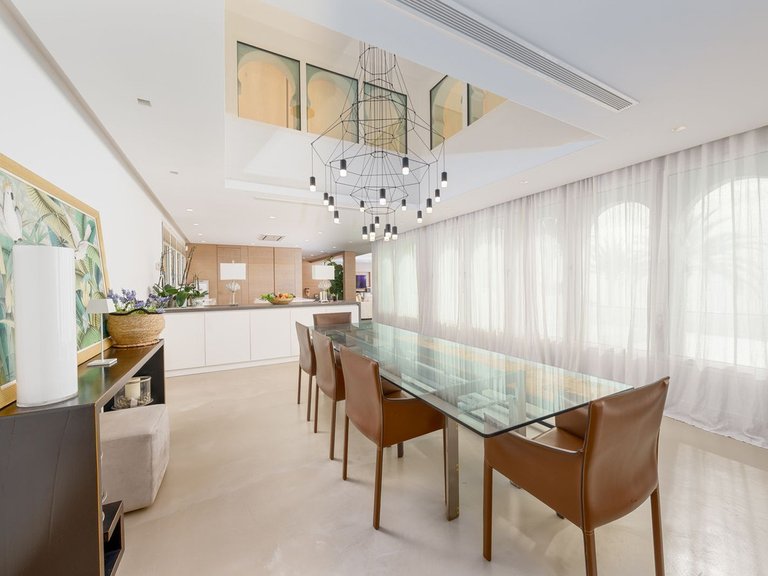 Apartment for Sale in The Golden Mile, Malaga 18