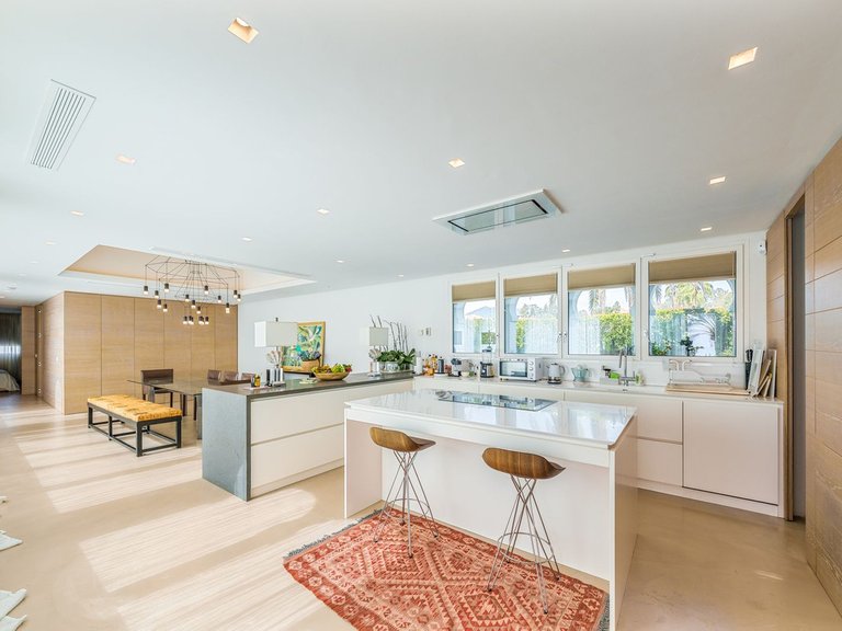 Apartment for Sale in The Golden Mile, Malaga 6