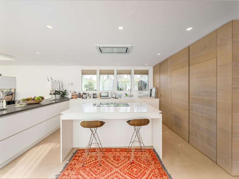 Apartment for Sale in The Golden Mile, Malaga 8