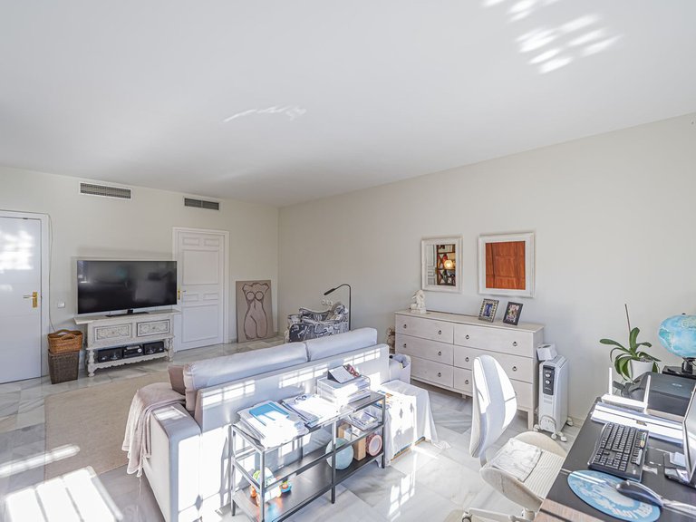 Apartment for Sale in Benahavís, Malaga 12