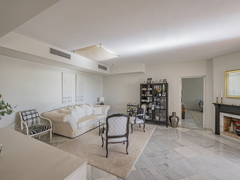 Apartment for Sale in Benahavís, Malaga 22