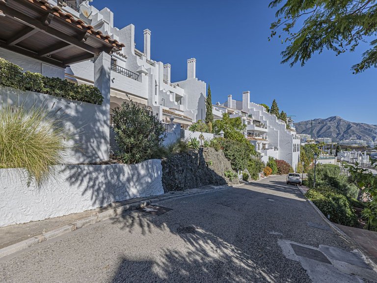 Apartment for Sale in Benahavís, Malaga 25