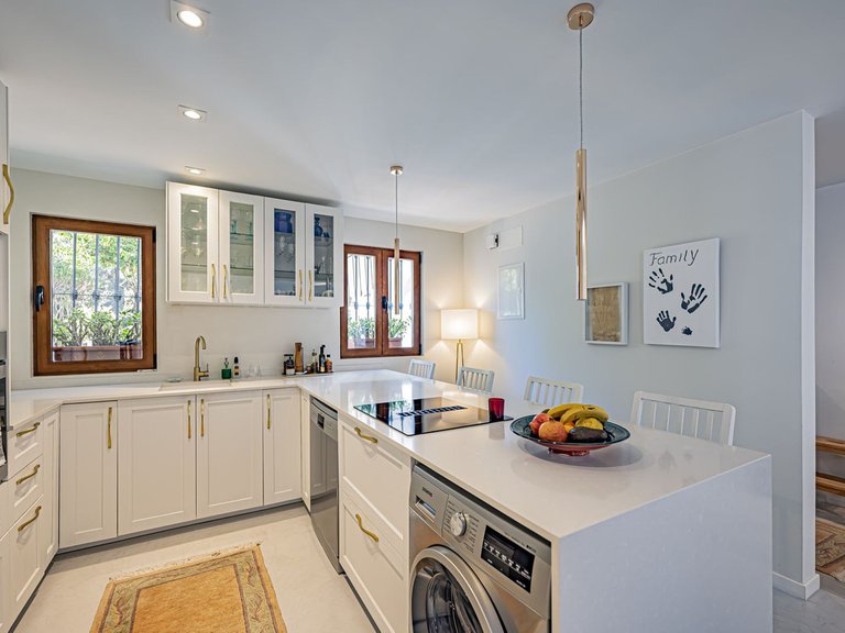 Apartment for Sale in Benahavís, Malaga 27