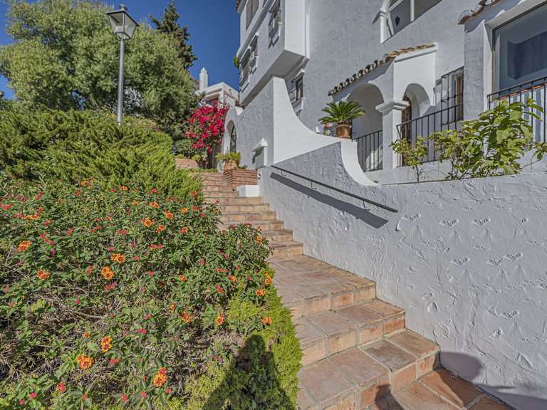 Apartment for Sale in Benahavís, Malaga 34