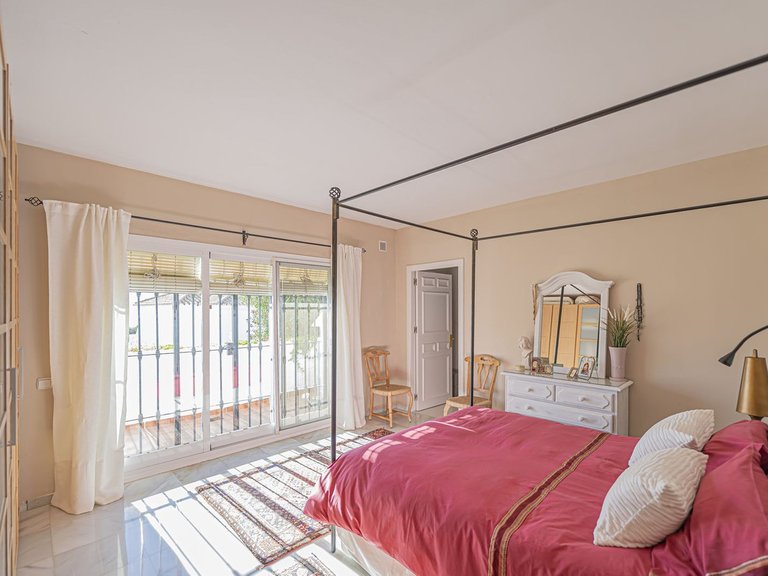 Apartment for Sale in Benahavís, Malaga 8