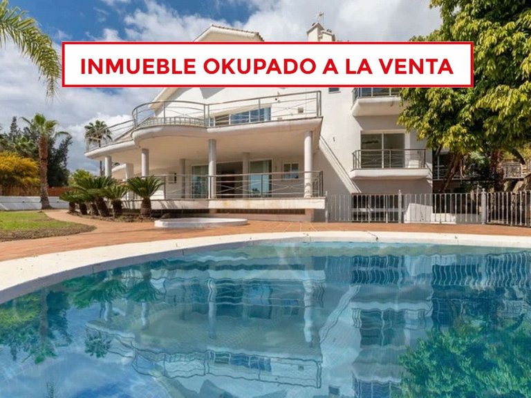 Villa for Sale in Los Almendros, Malaga 1