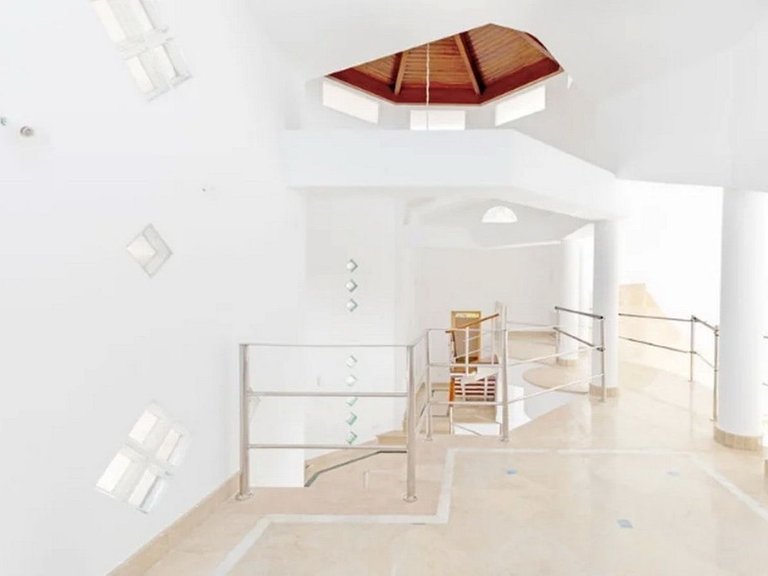 Villa for Sale in Los Almendros, Malaga 27