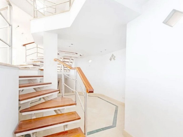 Villa for Sale in Los Almendros, Malaga 28