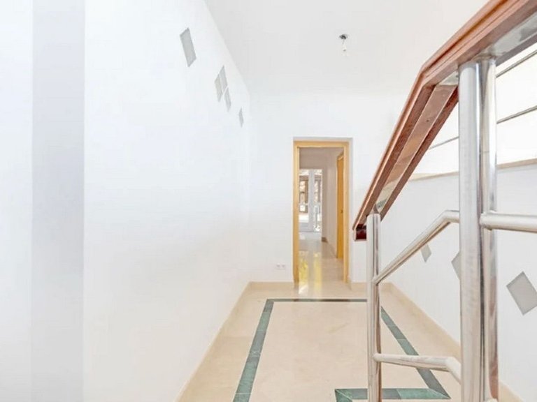 Villa for Sale in Los Almendros, Malaga 29