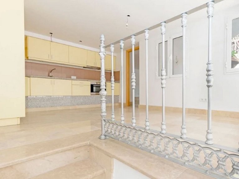 Villa for Sale in Los Almendros, Malaga 30