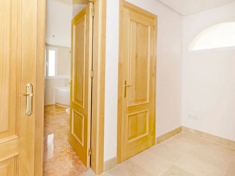 Villa for Sale in Los Almendros, Malaga 33