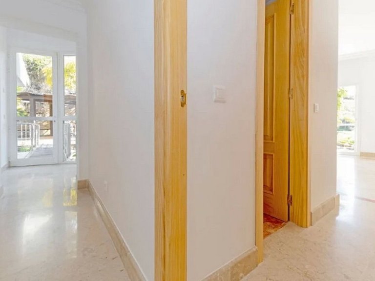 Villa for Sale in Los Almendros, Malaga 35