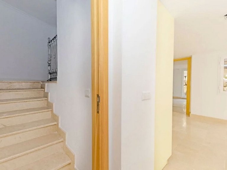 Villa for Sale in Los Almendros, Malaga 36