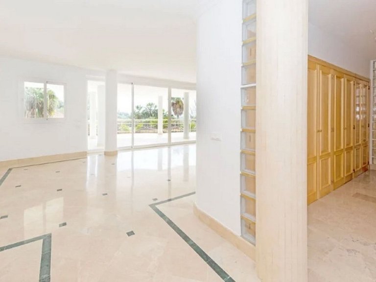 Villa for Sale in Los Almendros, Malaga 40
