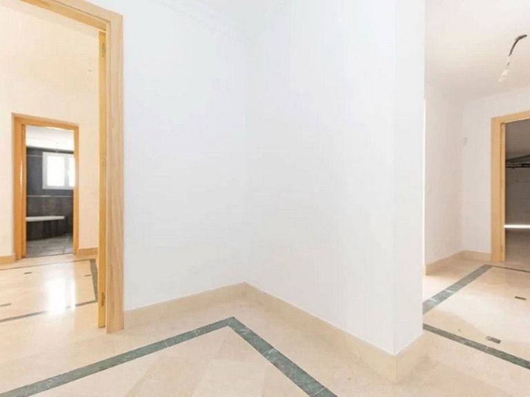 Villa for Sale in Los Almendros, Malaga 41