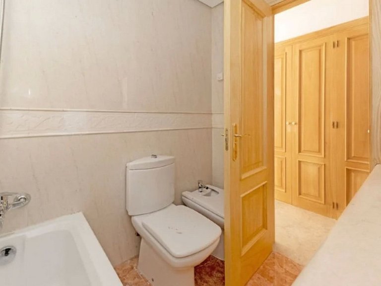 Villa for Sale in Los Almendros, Malaga 51