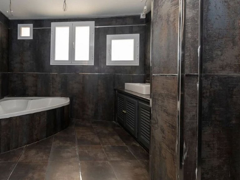 Villa for Sale in Los Almendros, Malaga 56