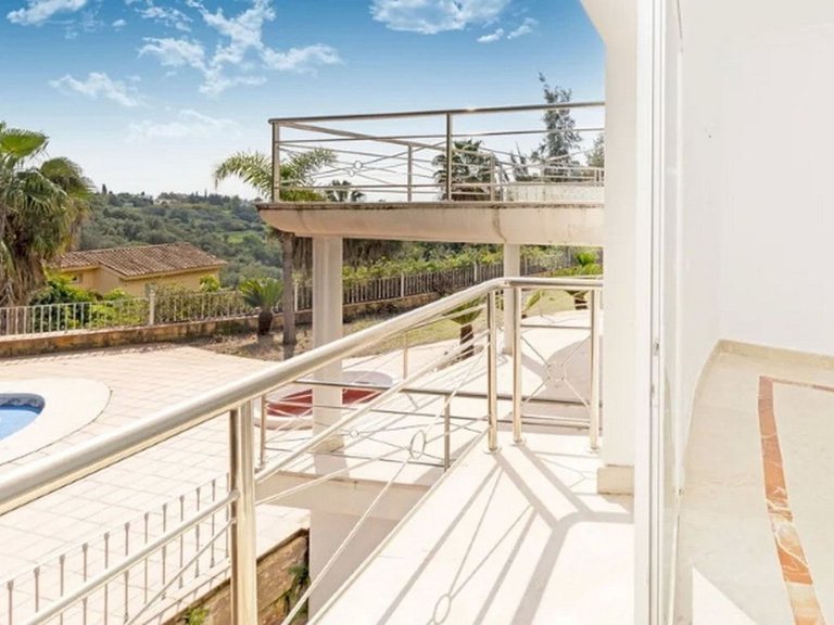 Villa for Sale in Los Almendros, Malaga 60
