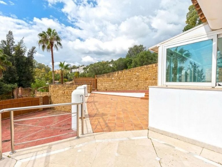 Villa for Sale in Los Almendros, Malaga 65