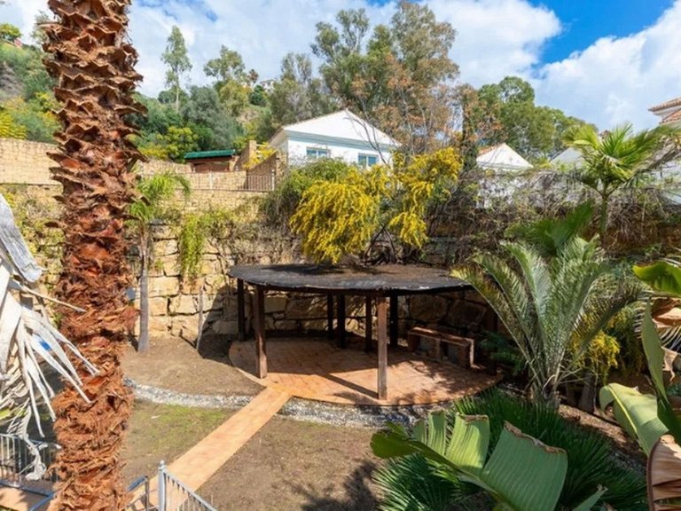 Villa for Sale in Los Almendros, Malaga 67