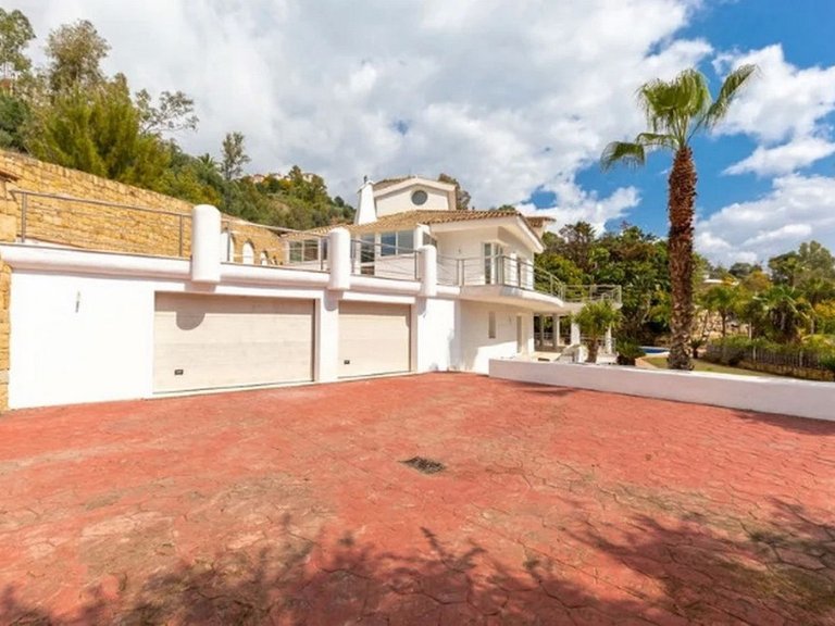 Villa for Sale in Los Almendros, Malaga 75