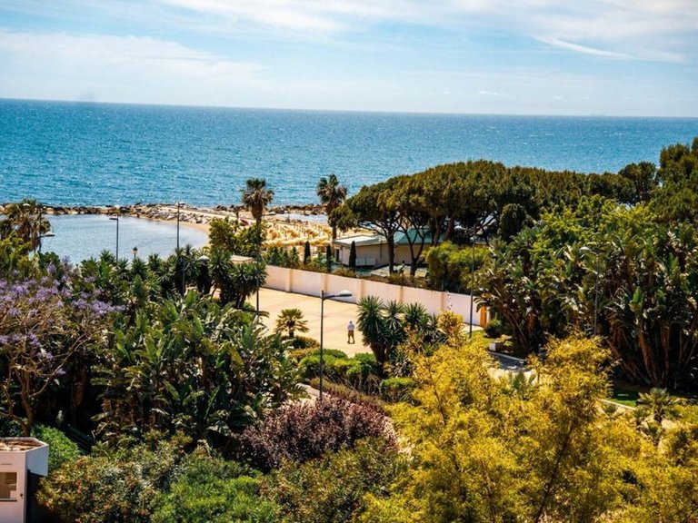 Apartment for Sale in Costa del Sol Puerto Banús, Malaga 1