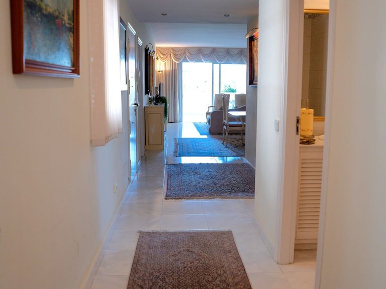 Apartment for Sale in Puerto Banús, Malaga 23