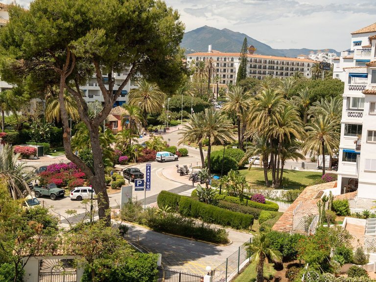 Apartment for Sale in Puerto Banús, Malaga 3