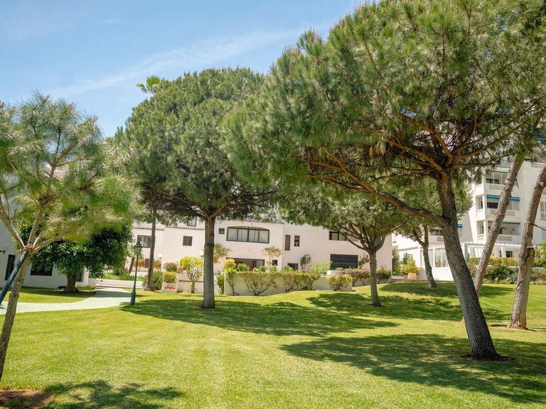 Apartment for Sale in Puerto Banús, Malaga 6