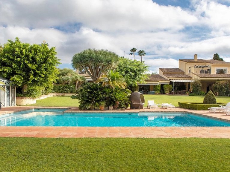 Villa for Sale in Sotogrande, Cadiz 1