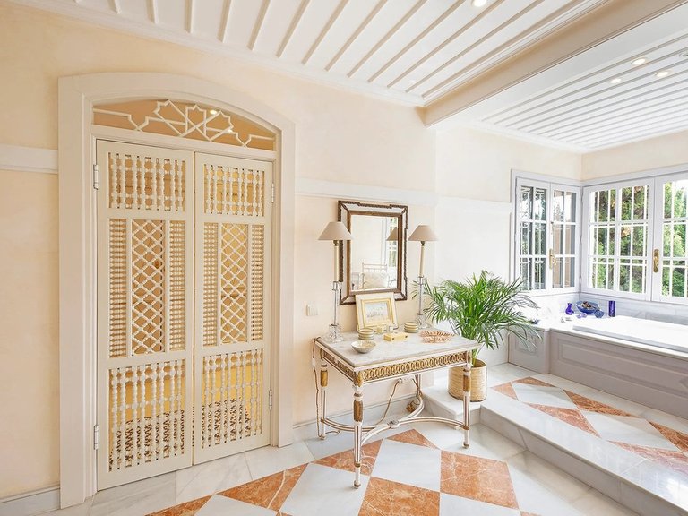 Villa for Sale in Sotogrande, Cadiz 20