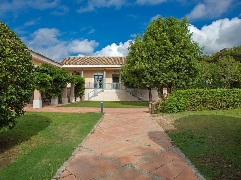 Villa for Sale in Sotogrande, Cadiz 38