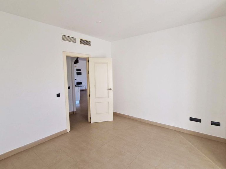 Apartment for Sale in Benalmadena Costa, Malaga 9